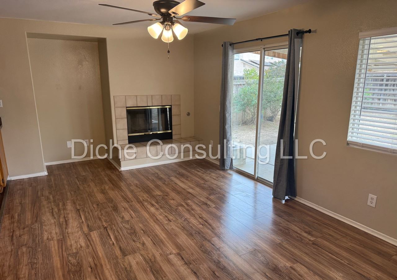 4825 Country Grove Way - Photo 7 of 20