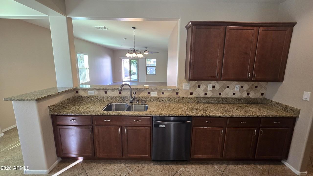 10826 W Avenida Del Rey - Photo 3 of 37