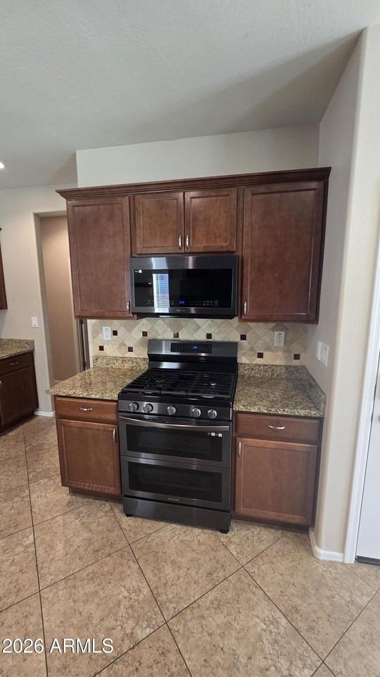 10826 W Avenida Del Rey - Photo 7 of 37