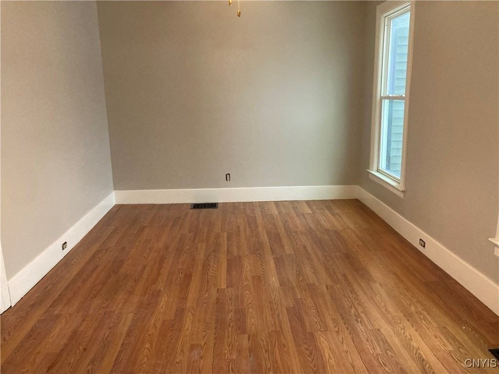 206 Arlington St - Photo 5 of 12