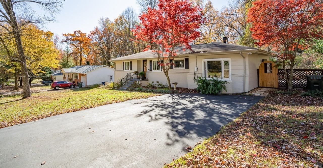 708 Danbury Dr - Photo 2 of 40