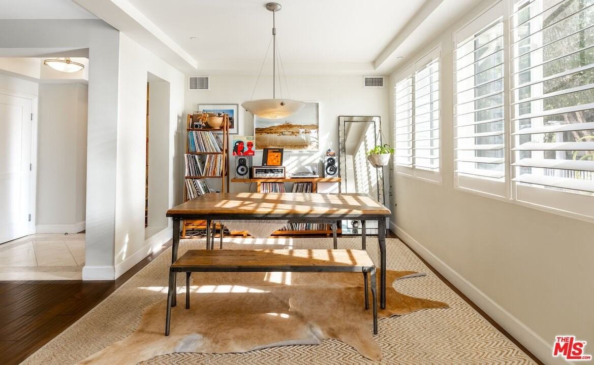 1751 Appian Way Unit 302 #302 - Photo 4 of 20