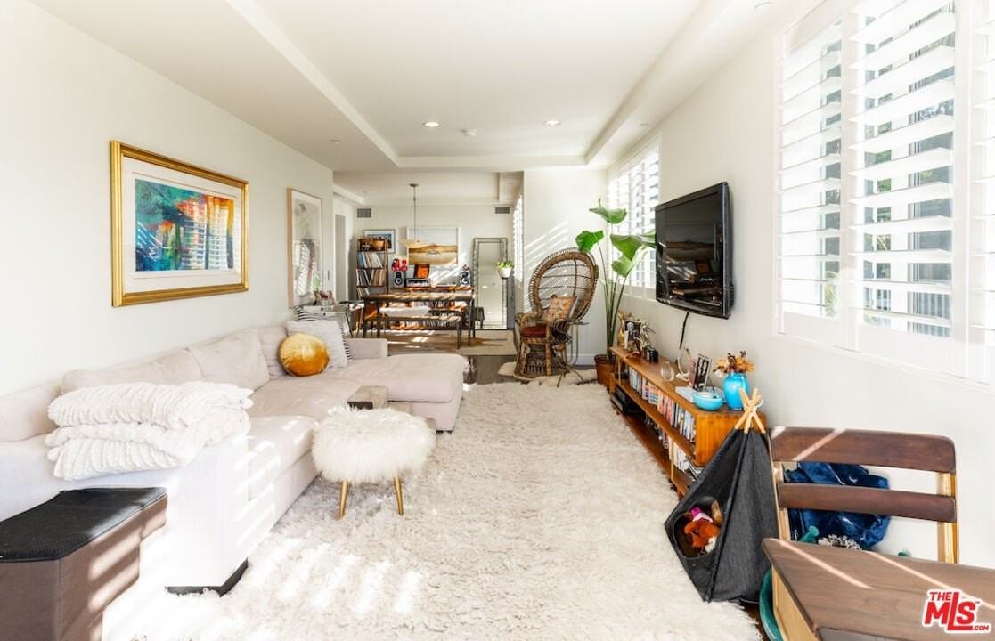 1751 Appian Way Unit 302 #302 - Photo 7 of 20