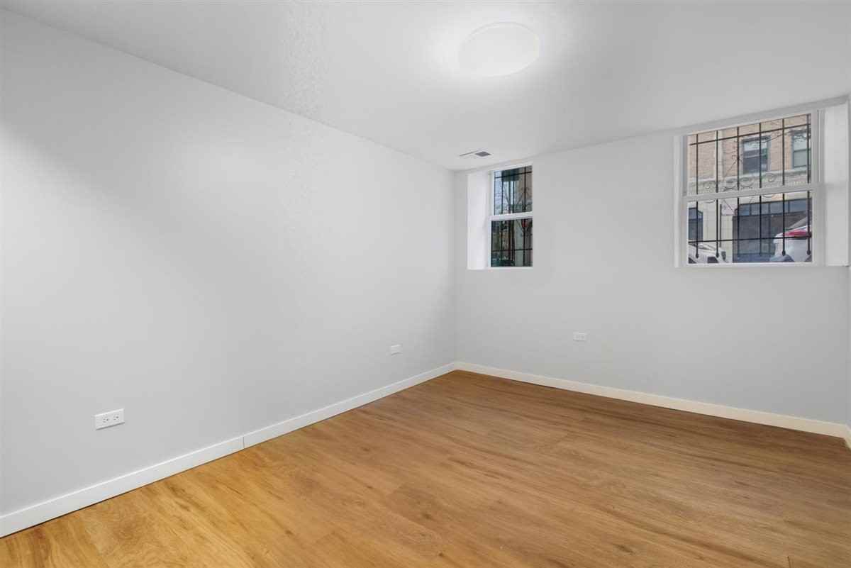 4700 N Racine Ave #106 - Photo 7 of 10