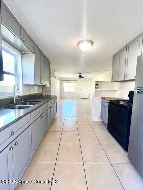 1872 Pineapple Ave - Photo 3 of 17