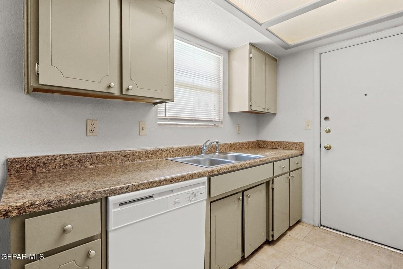 3801 Olympic Ave - Photo 7 of 20