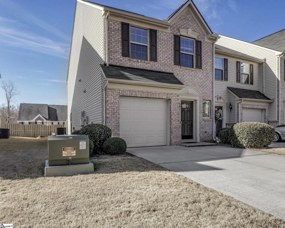 446 Christiane Way - Photo 2 of 24