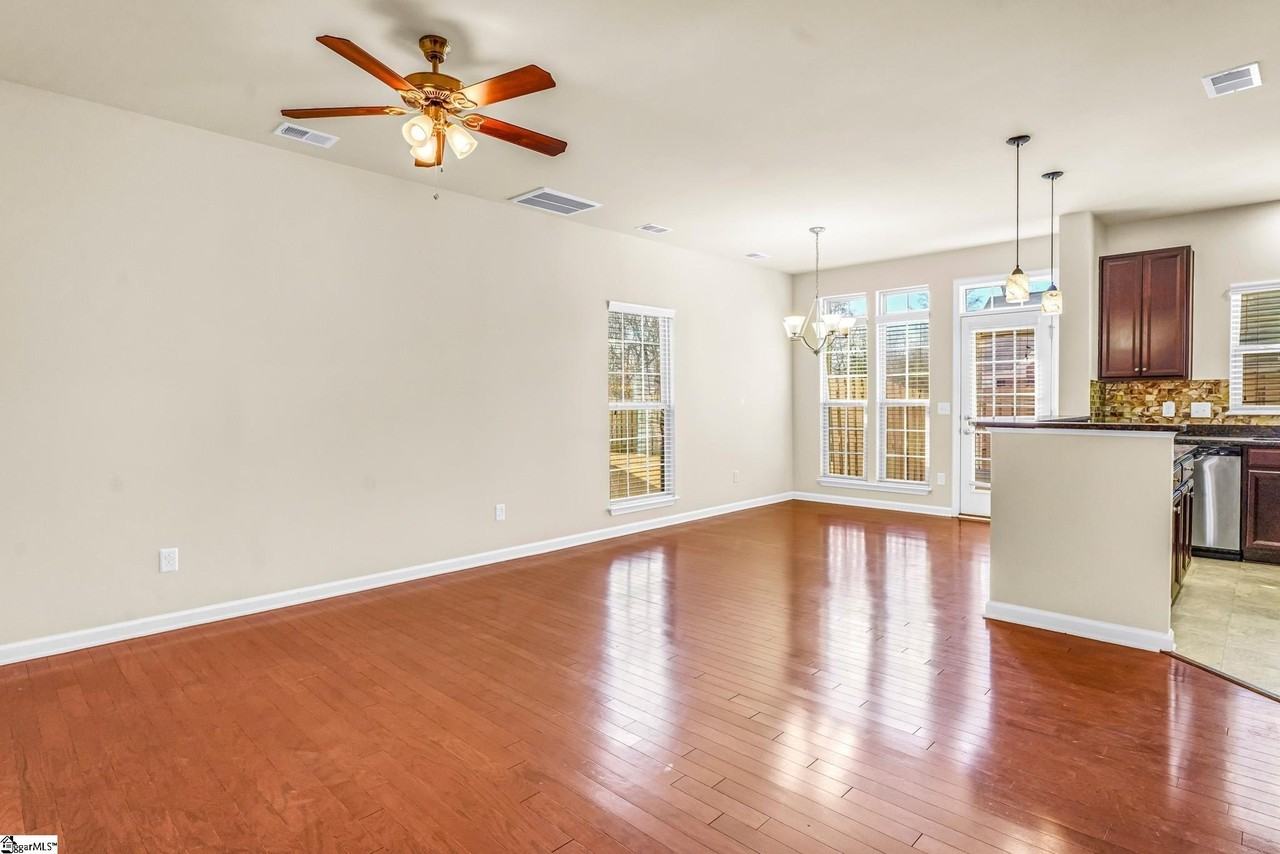 446 Christiane Way - Photo 4 of 24