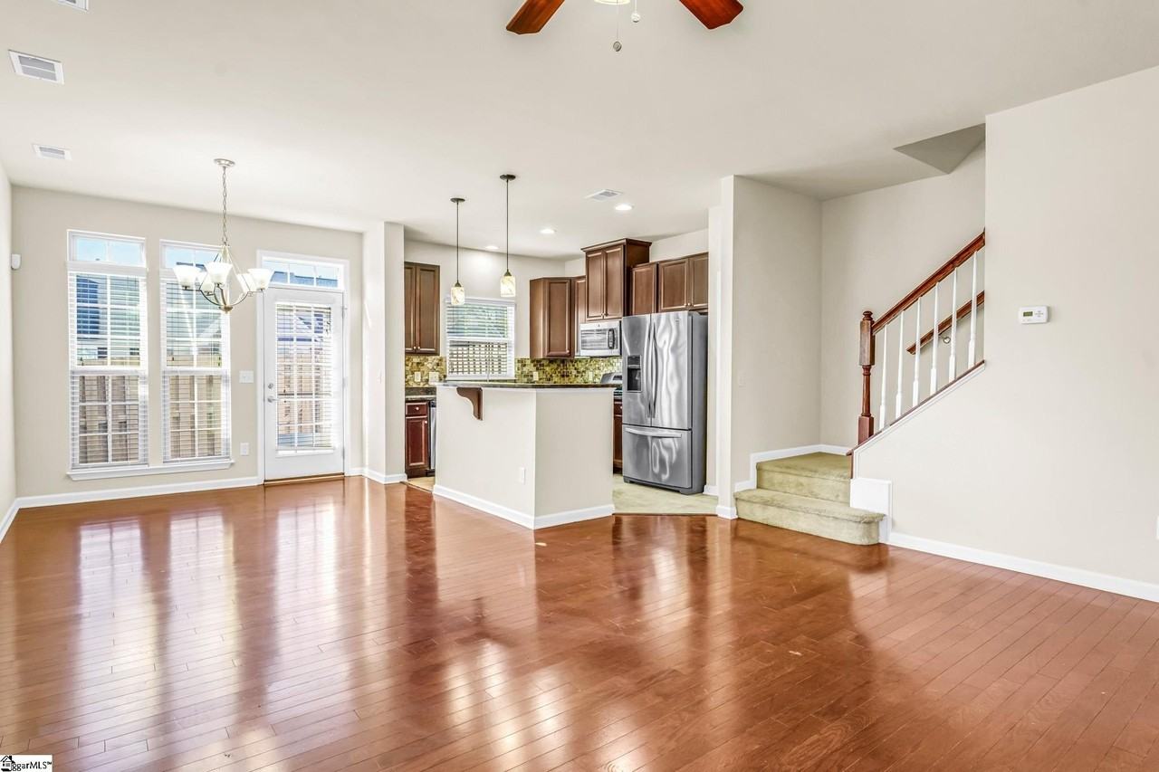 446 Christiane Way - Photo 5 of 24