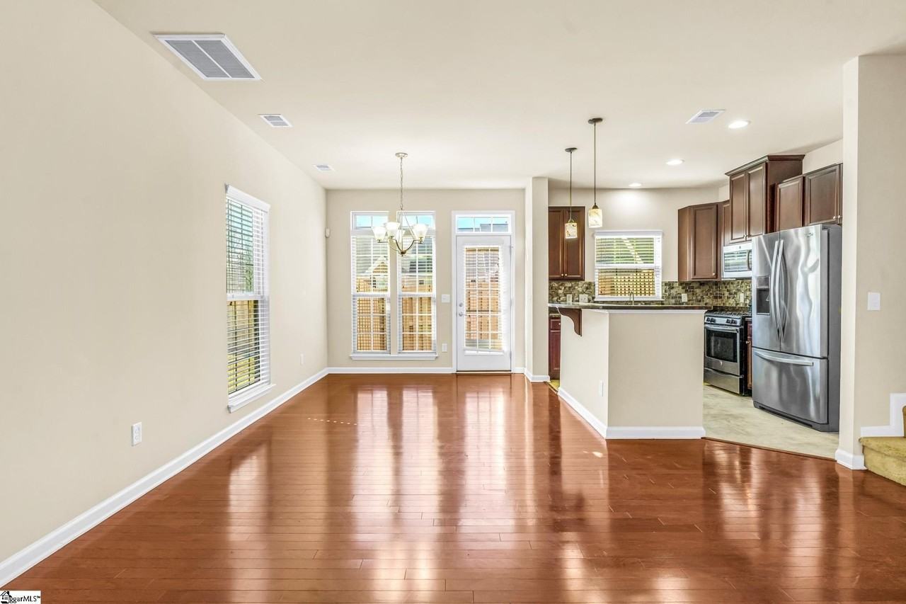 446 Christiane Way - Photo 6 of 24