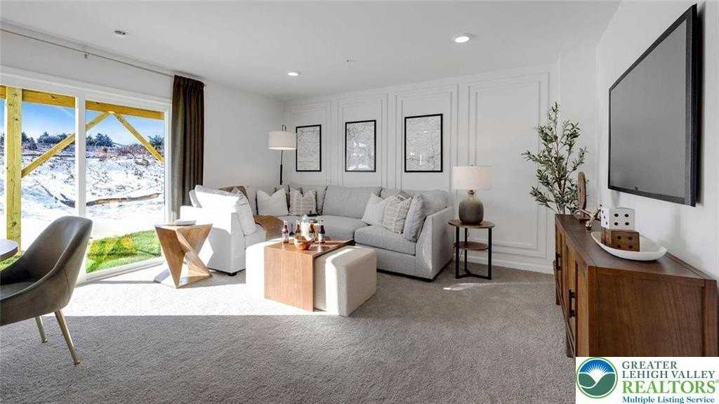 8303 Alexander Court - Photo 6 of 24