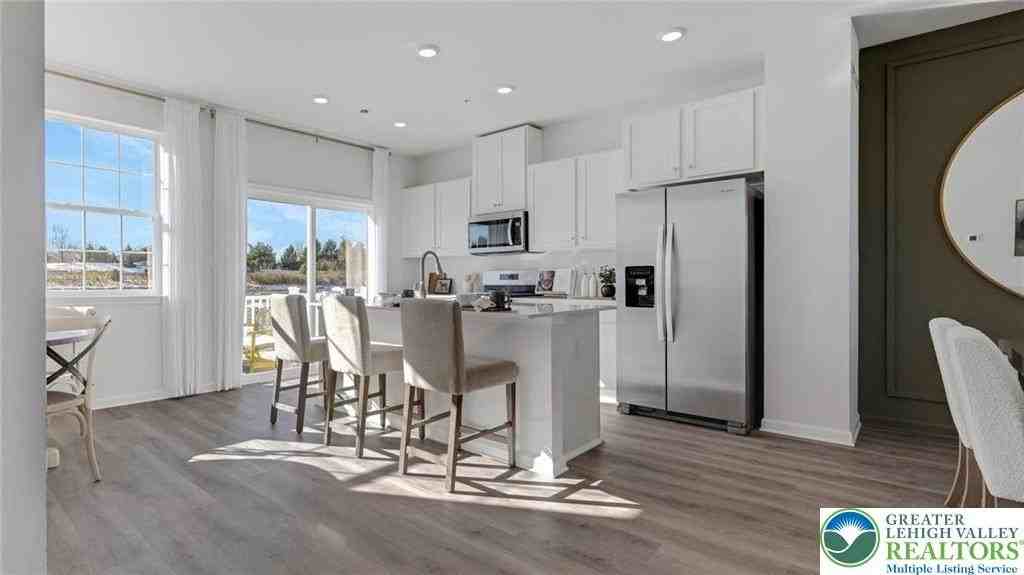 8303 Alexander Court - Photo 7 of 24