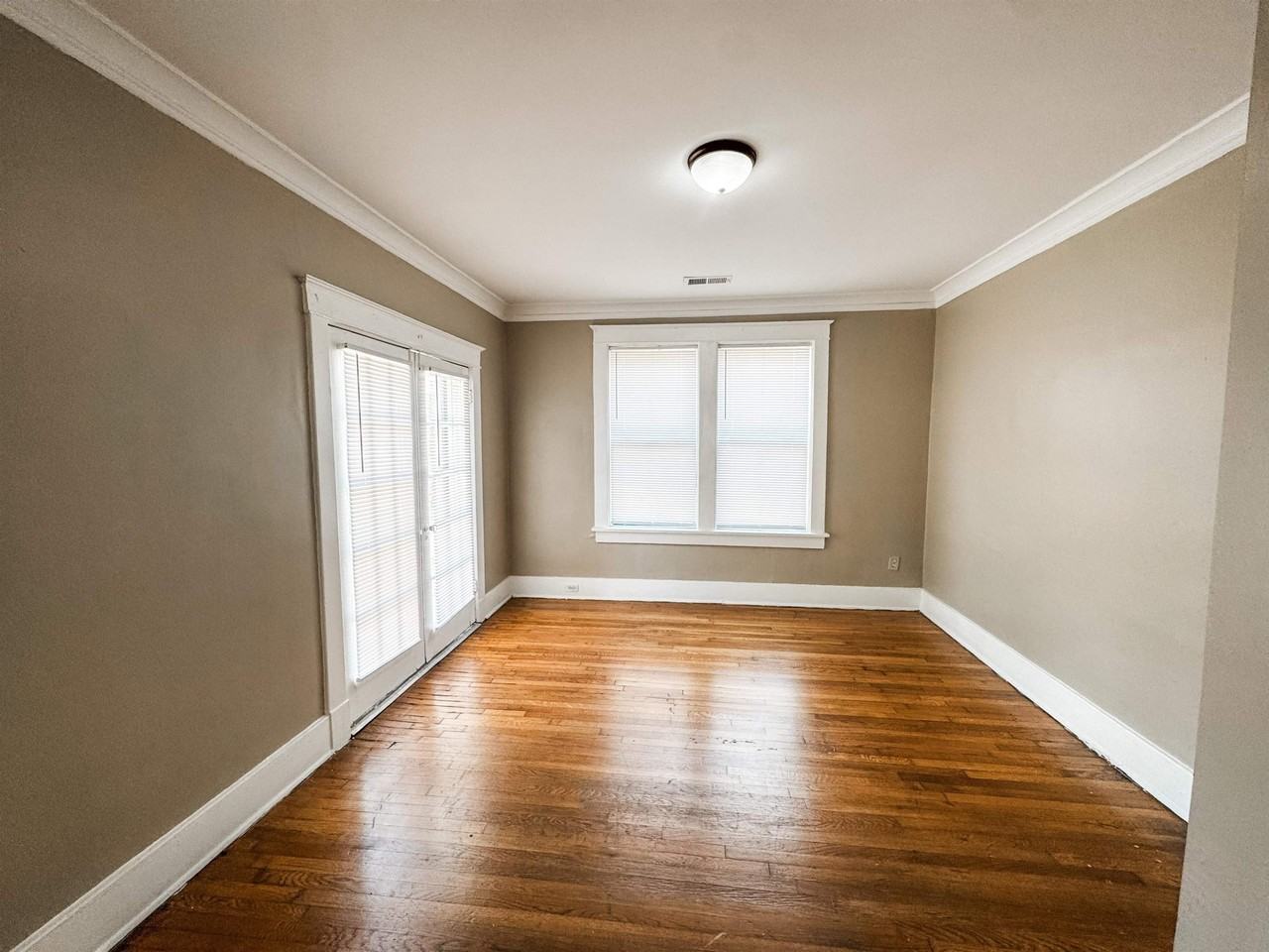 1659 Jackson Ave - Photo 4 of 15