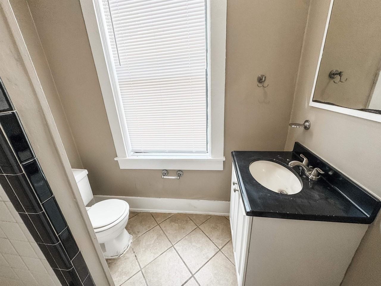 1659 Jackson Ave - Photo 7 of 15