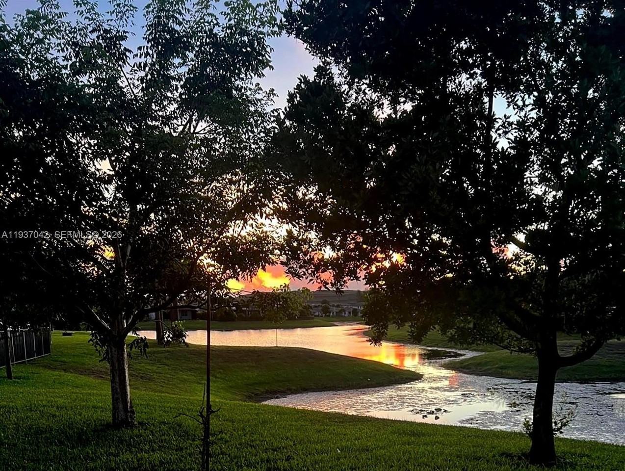 4317 Lago Dr #4317 - Photo 6 of 36