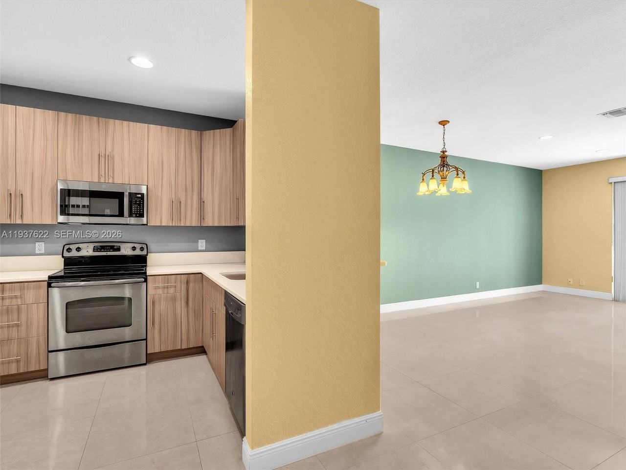 3878 Tree Top Dr #3878 - Photo 5 of 50