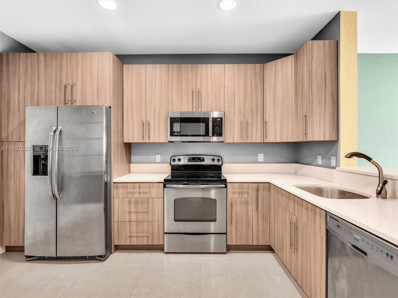 3878 Tree Top Dr #3878 - Photo 7 of 50