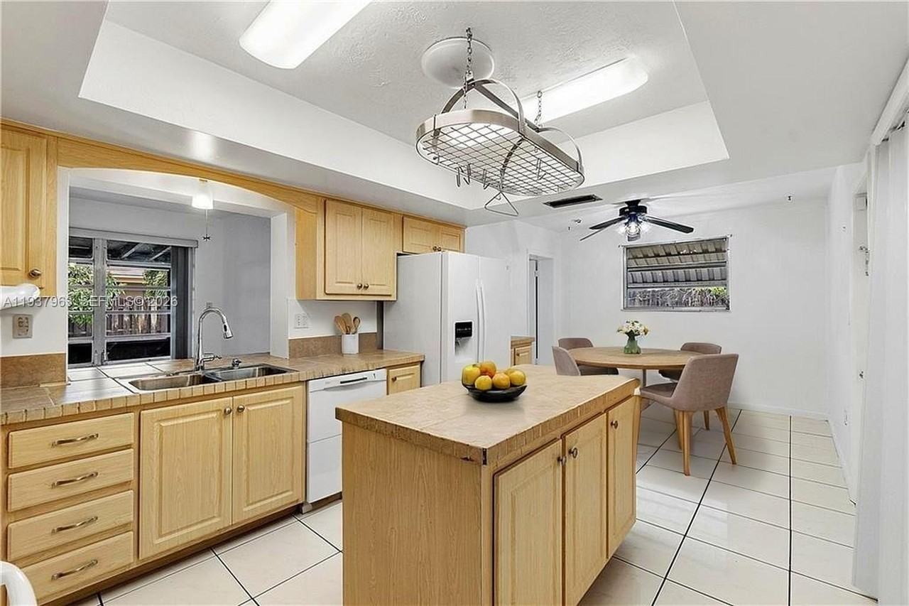 9200 Sw 55th St - Photo 4 of 15