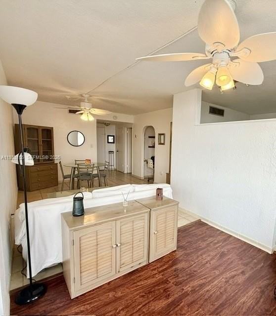 2899 Collins Ave #1114 - Photo 5 of 11