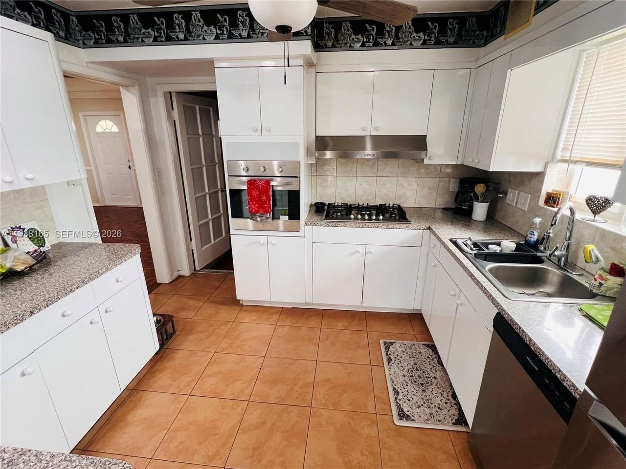 1507 Pizarro St - Photo 7 of 10