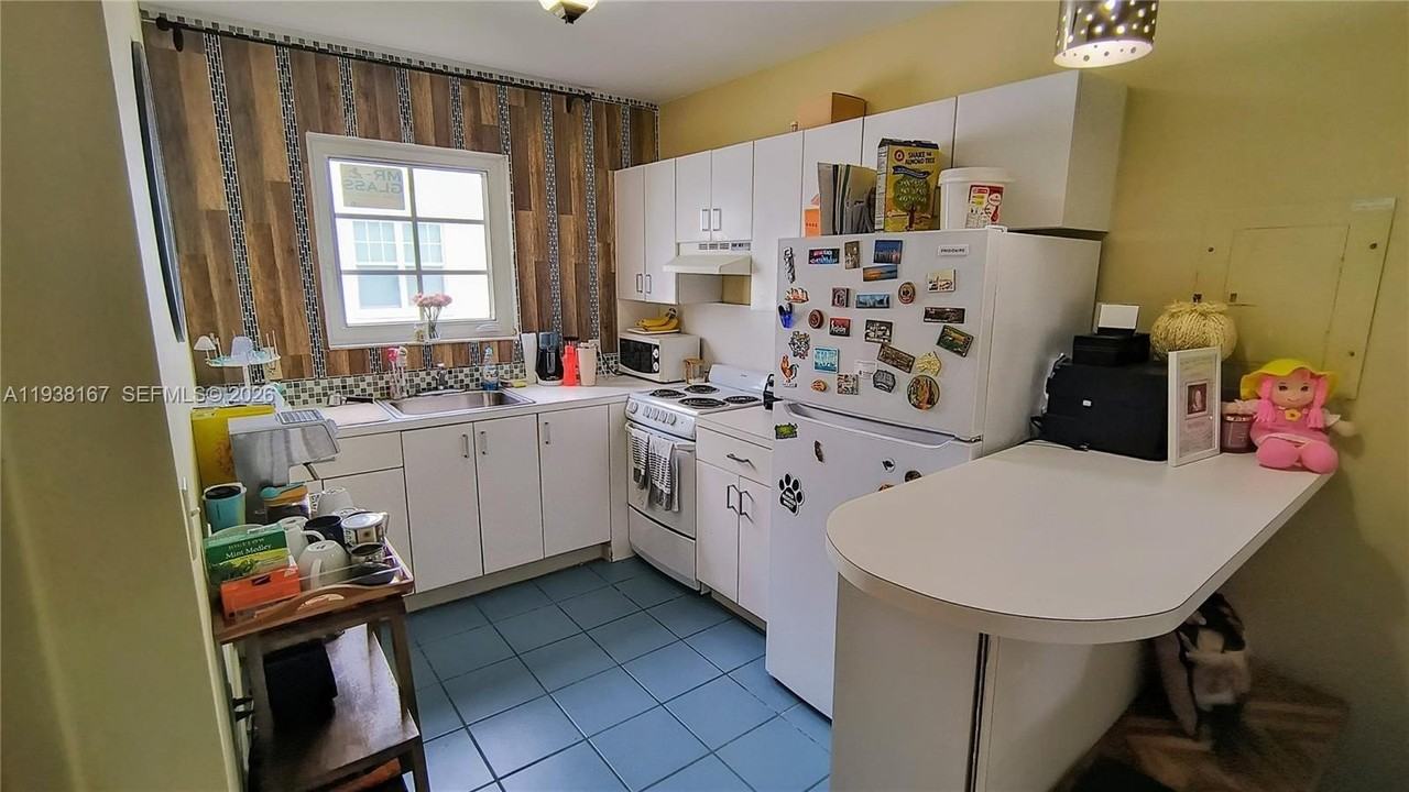 833 10th St #203 - Photo 3 of 23