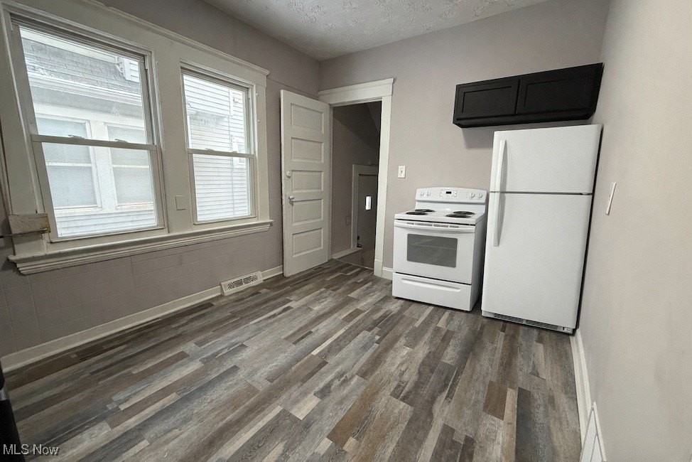 4128 E 114th St - Photo 7 of 15