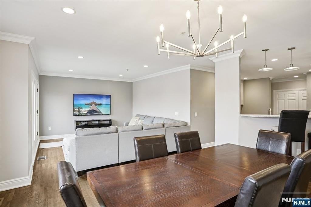 343 The Promenade 343 - Photo 5 of 38