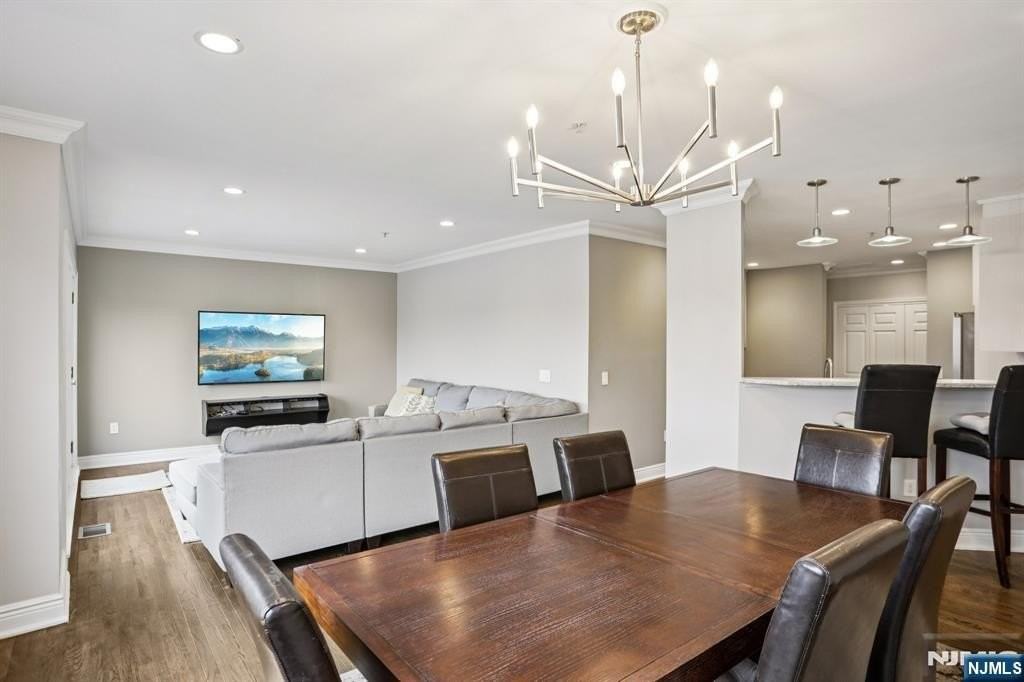 343 The Promenade 343 - Photo 6 of 38