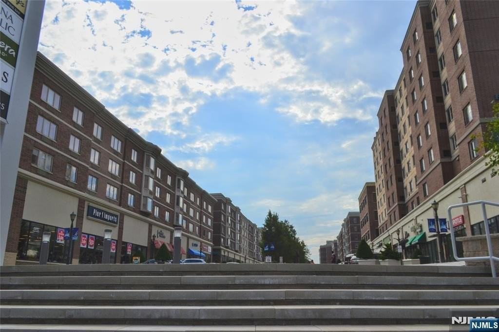 3110 City Pl - Photo 4 of 36