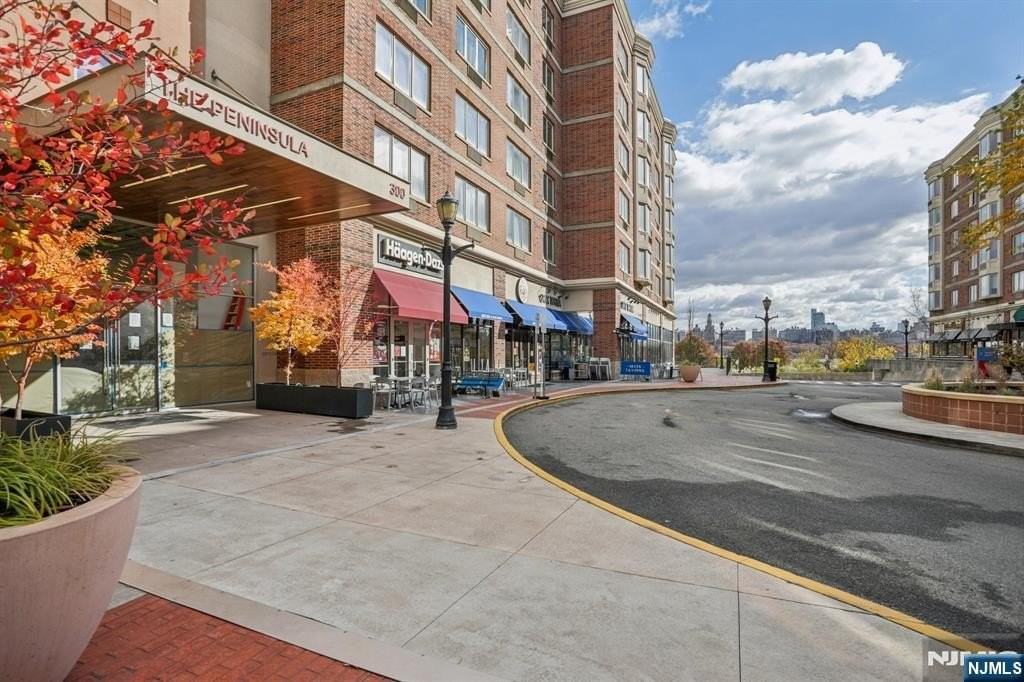 3110 City Pl - Photo 7 of 36