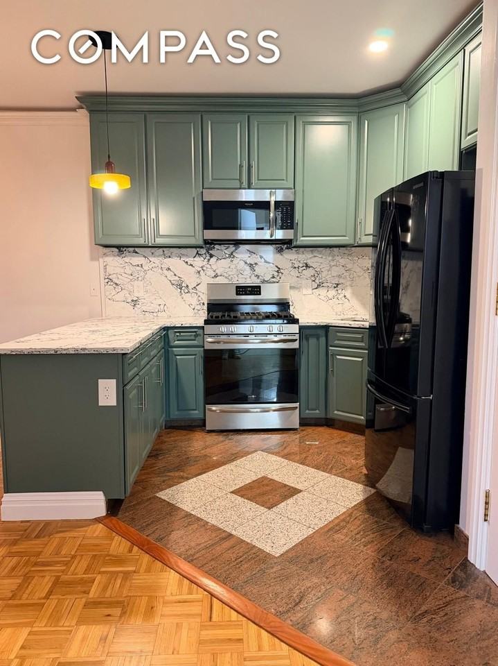 99 Kingsland Ave #307 - Photo 3 of 8