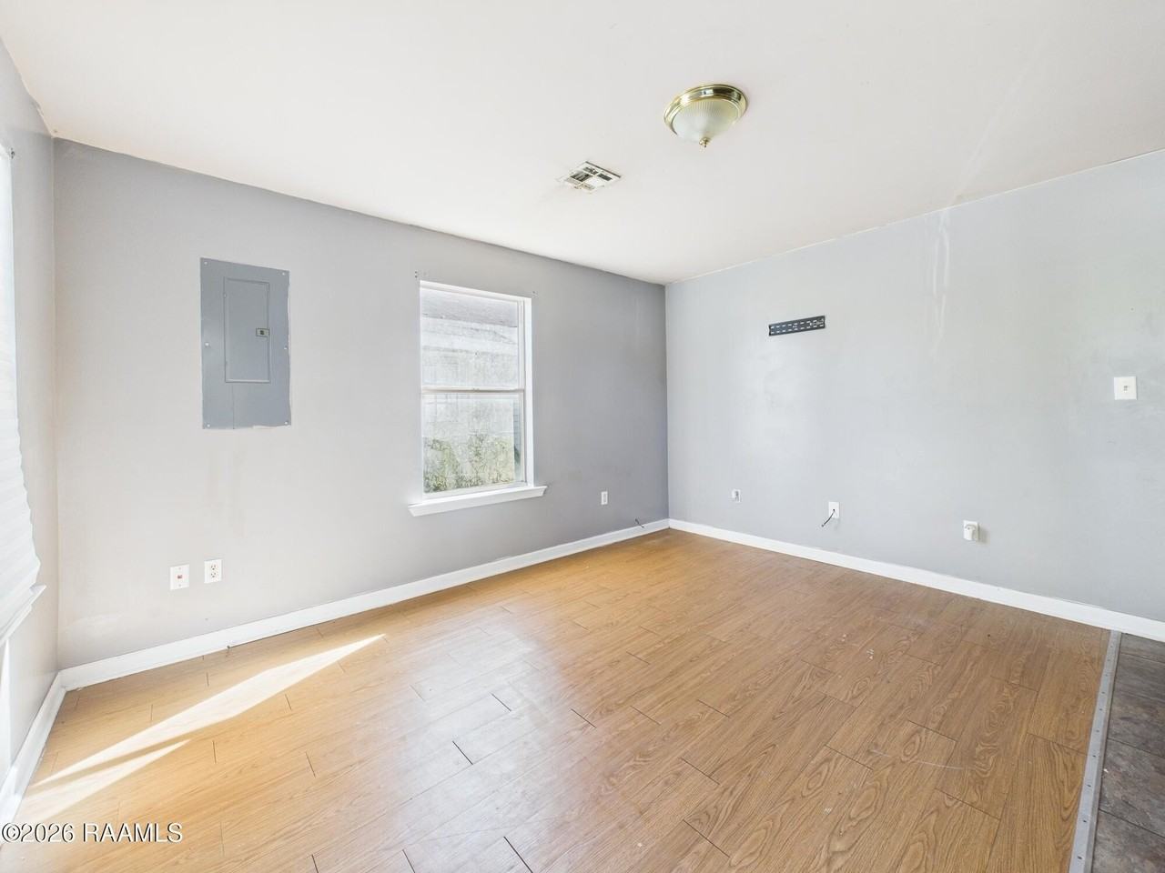 611 Walker Rd - Photo 6 of 19