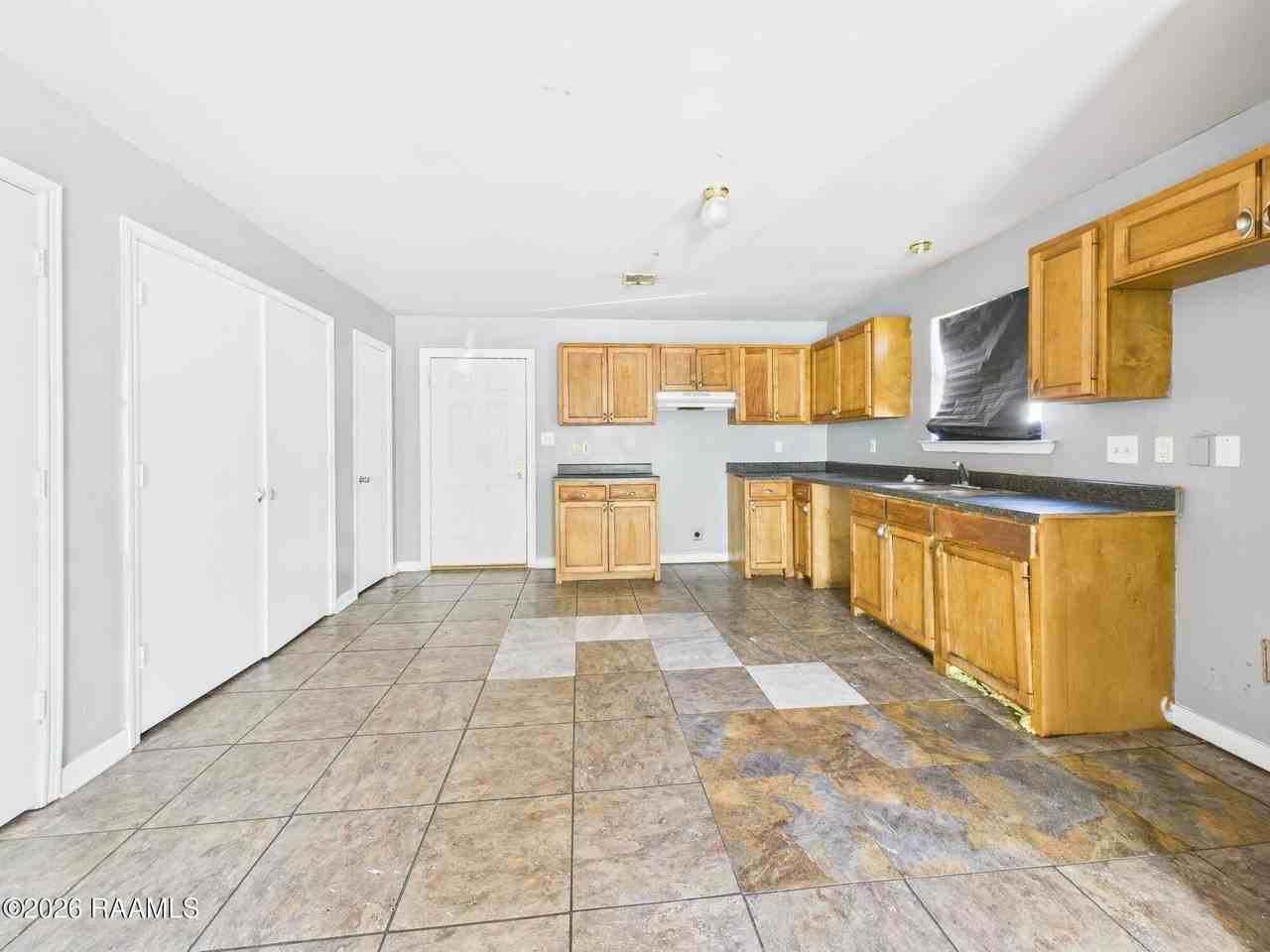 611 Walker Rd - Photo 7 of 19