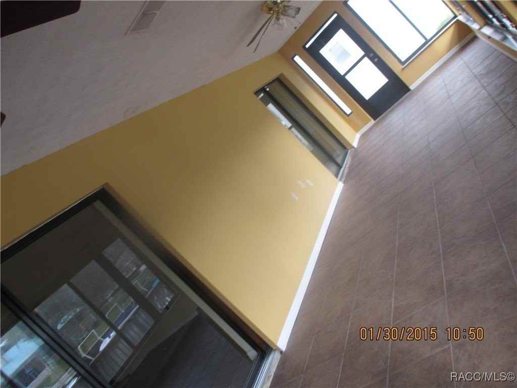 1107 Se 4th Ave - Photo 7 of 39