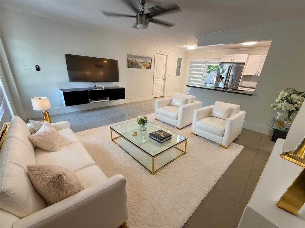 2300 Sw 43rd Ter - Photo 3 of 50