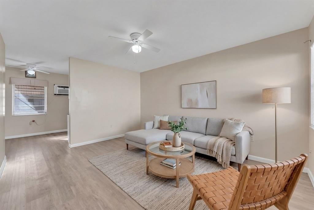 1018 N 17th Ave #2 - Photo 2 of 21