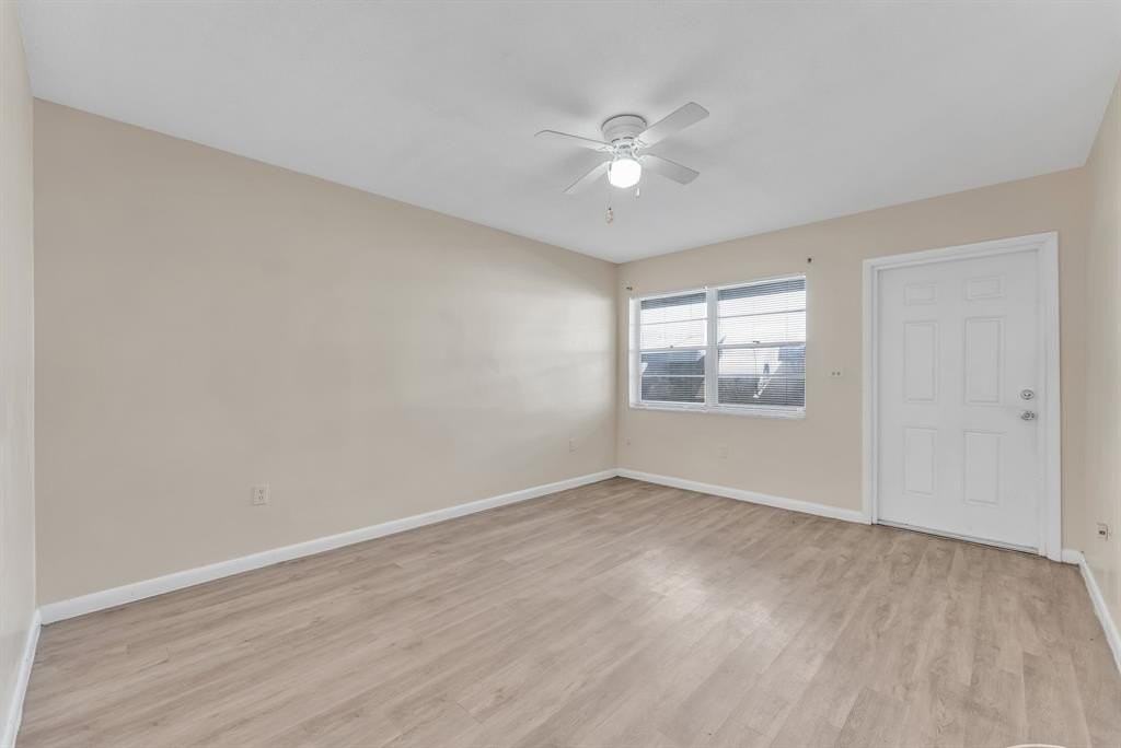 1018 N 17th Ave #2 - Photo 3 of 21