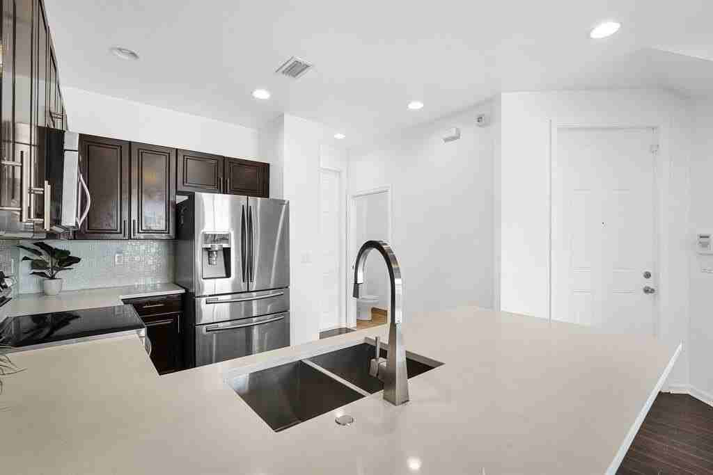 1427 Nw 34th Way #1427 - Photo 6 of 49