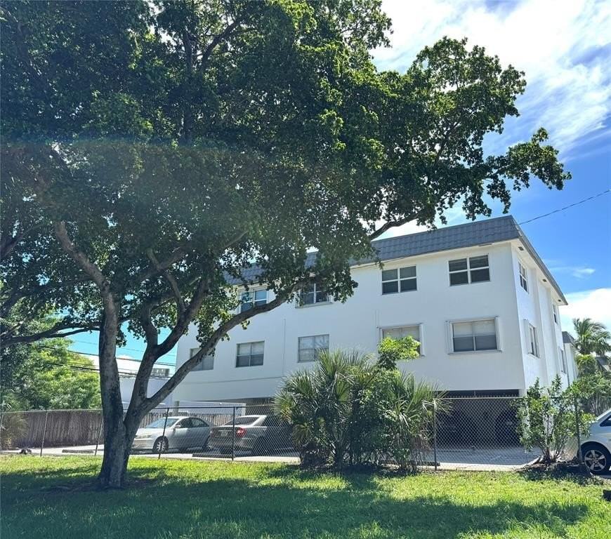 6200 Ne 22nd Way #311 - Photo 2 of 15