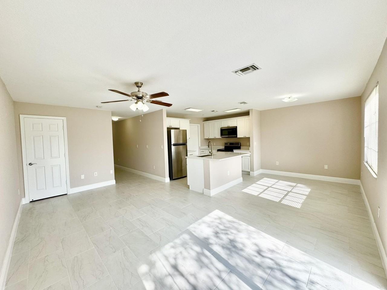 6728 Old Farm Trl - Photo 4 of 44