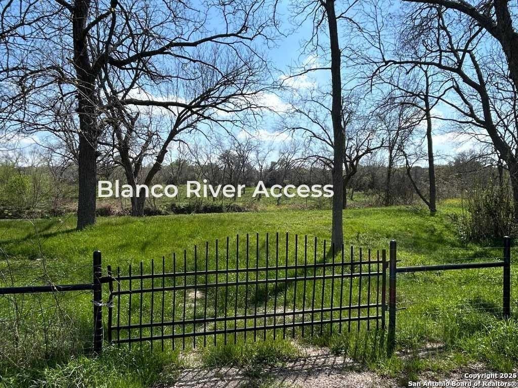 2056 Ranch Road 165 - Photo 3 of 11