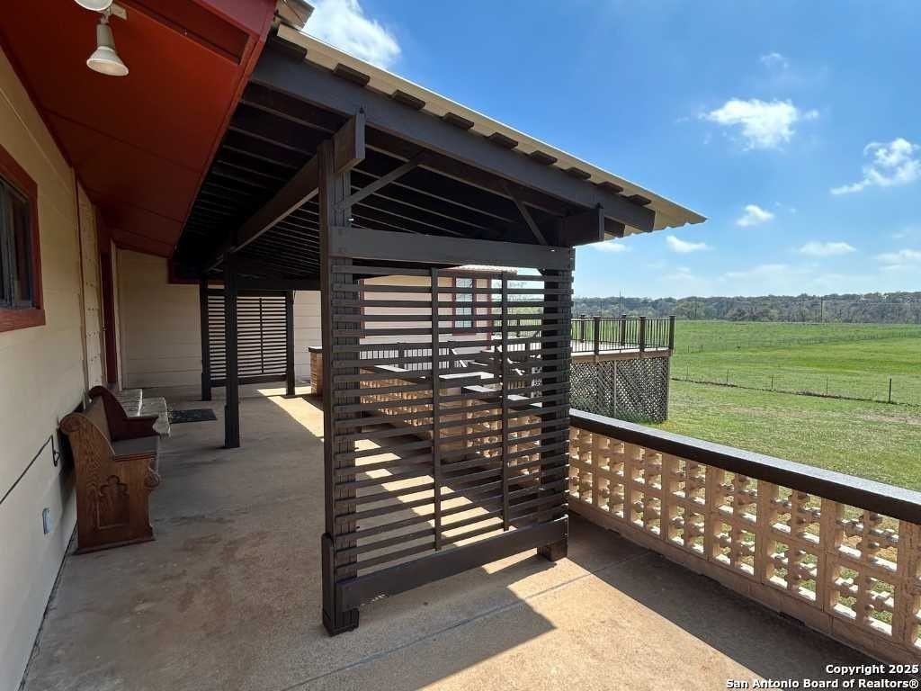 2056 Ranch Road 165 - Photo 5 of 11