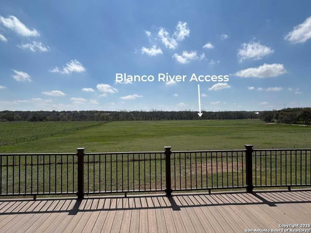 2056 Ranch Road 165 - Photo 6 of 11