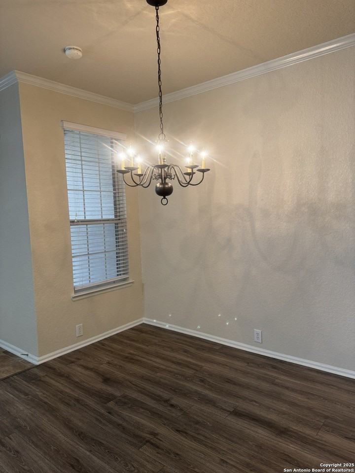 2553 Grayson Cir - Photo 7 of 32