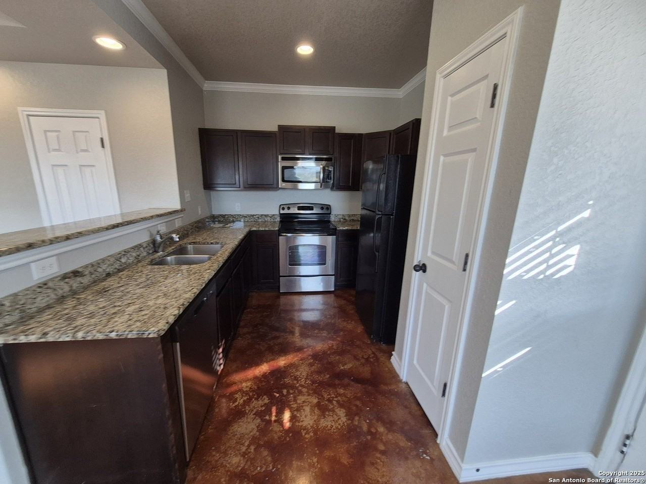 6424 Attucks Ln - Photo 6 of 17