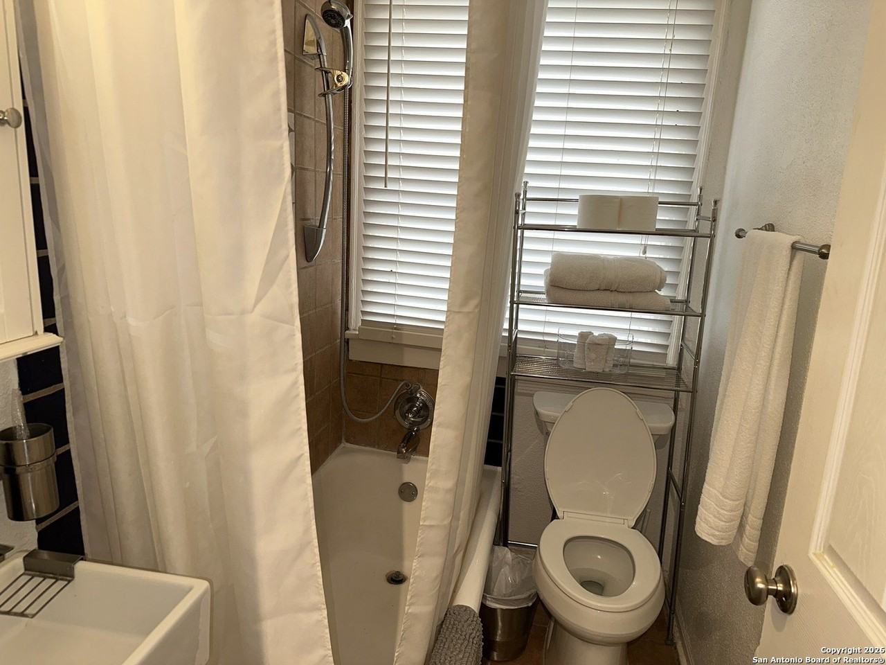 302 Madison Apt 4 #4 - Photo 7 of 18