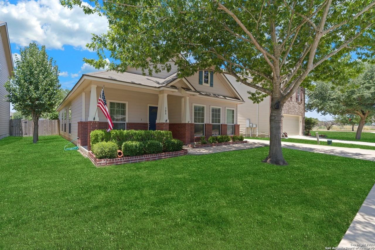 308 Rustic Trl - Photo 2 of 25