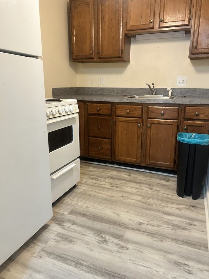 673 Overlys Grove Rd #1 - Photo 5 of 8