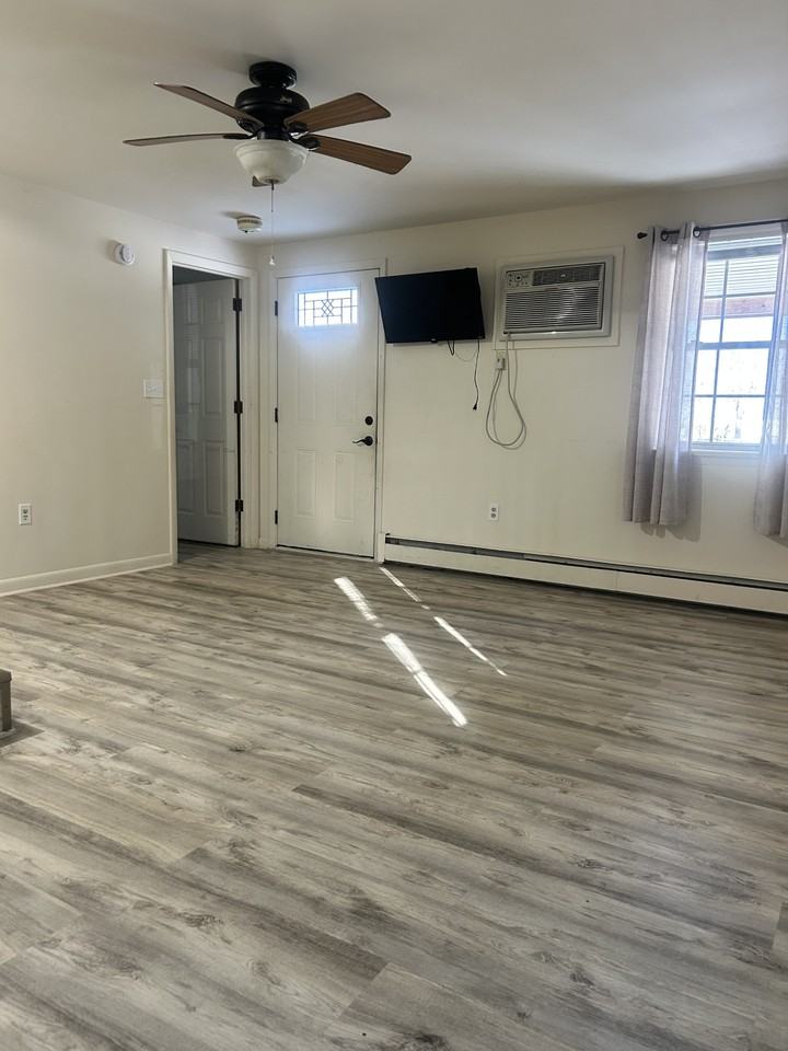 673 Overlys Grove Rd #1 - Photo 7 of 8