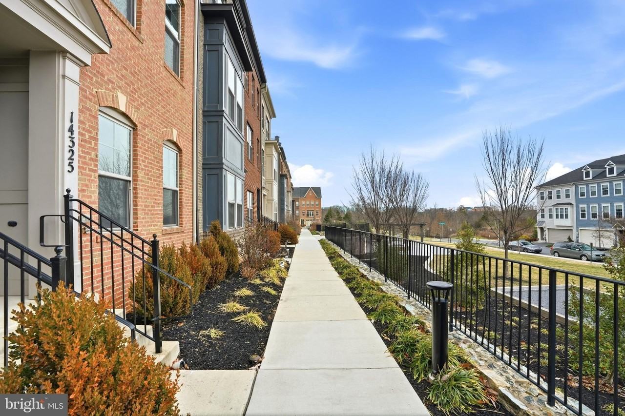 14325 Potomac Heights Ln - Photo 5 of 40